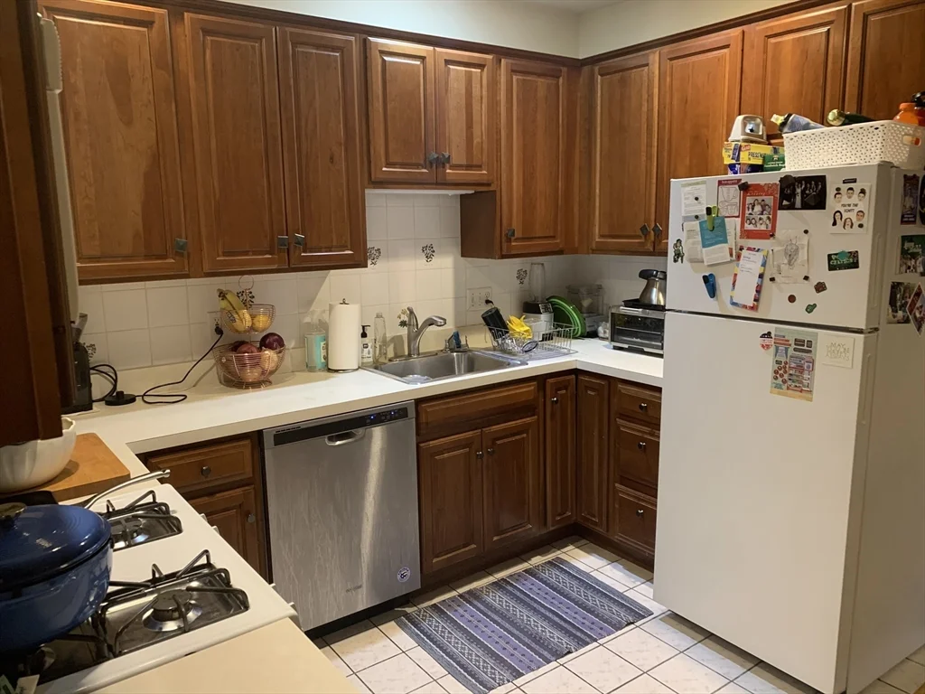 2 bed, 1 bath apartment for rent at 293 Shawmut Ave Unit 2, South End — photo 2 of 10