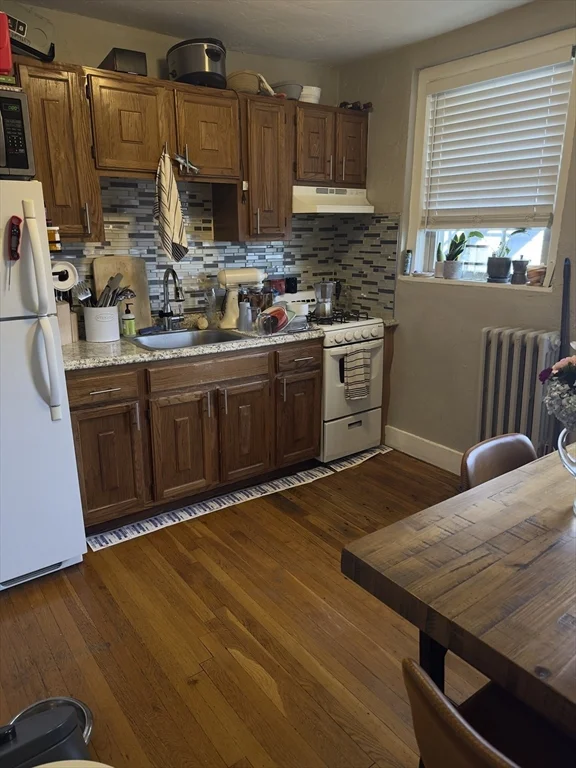 Studio bed, 1 bath apartment for rent at 293 Spring St Ext Unit 3, Glenwood — photo 2 of 19