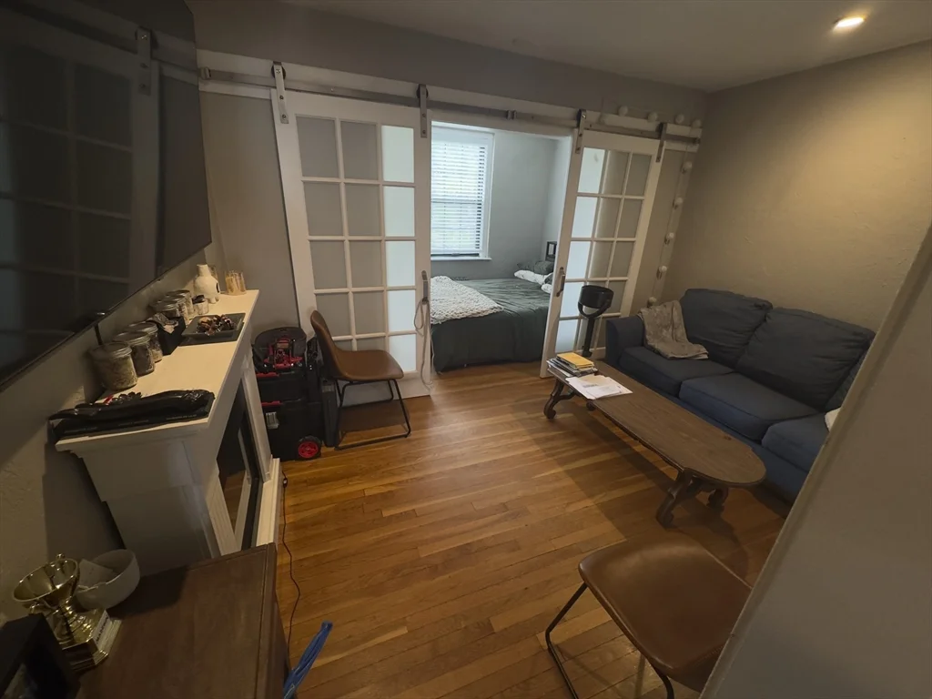 Studio bed, 1 bath apartment for rent at 293 Spring St Ext Unit 3, Glenwood — photo 4 of 19