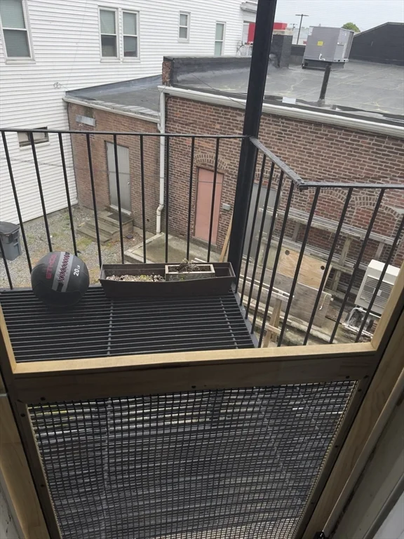 Studio bed, 1 bath apartment for rent at 293 Spring St Ext Unit 5, Glenwood — photo 18 of 22