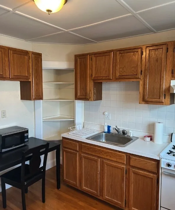 Studio bed, 1 bath apartment for rent at 293 Spring St Ext Unit 5, Glenwood — photo 7 of 22