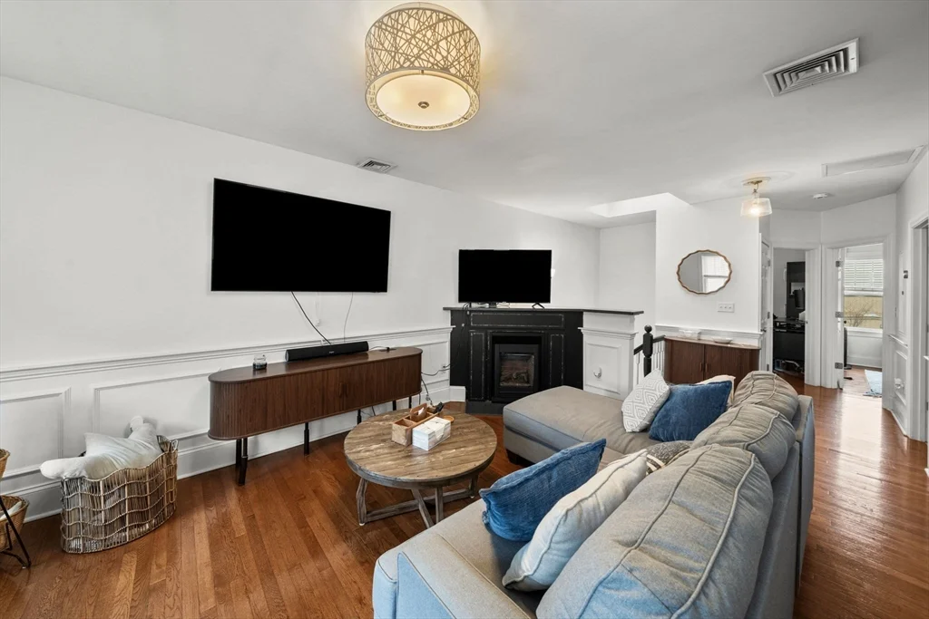 2 bed, 1 bath apartment for rent at 293 West Second St Unit 3, South Boston — photo 8 of 19