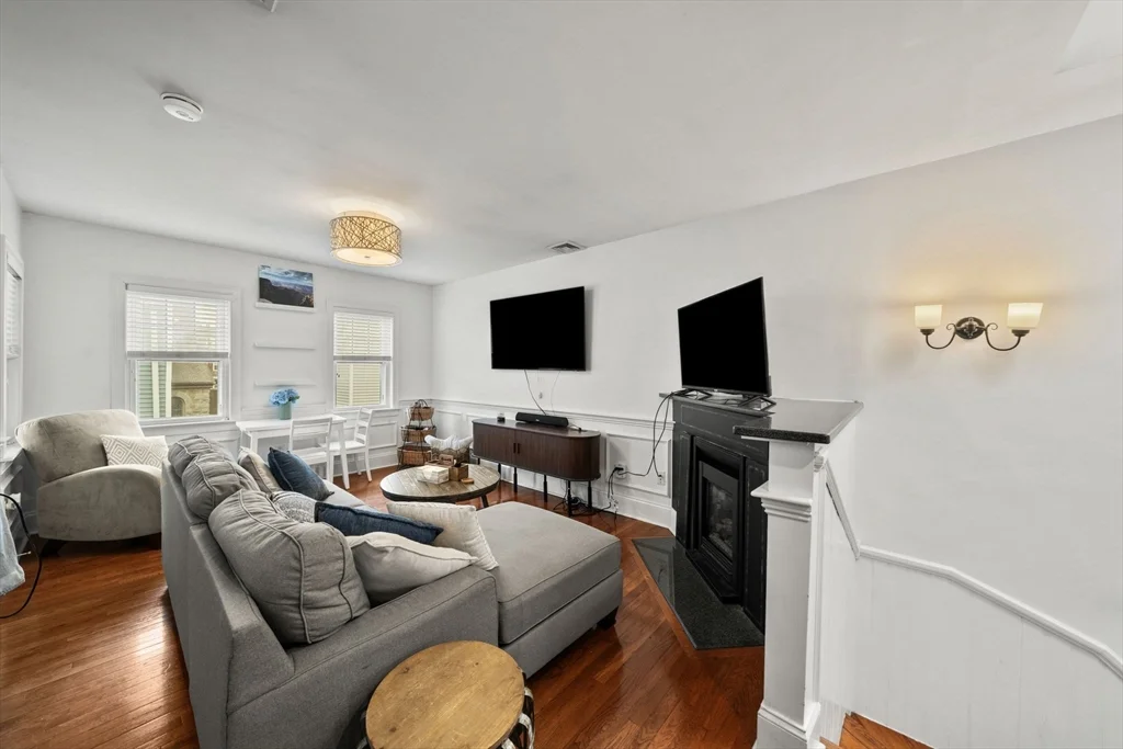 2 bed, 1 bath apartment for rent at 293 West Second St Unit 3, South Boston — photo 2 of 19
