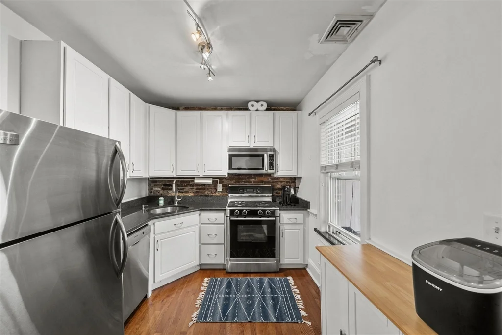 2 bed, 1 bath apartment for rent at 293 West Second St Unit 3, South Boston — photo 4 of 19