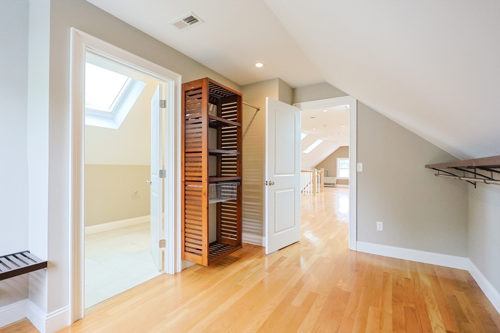 3 bed, 2 bath apartment for rent at 294 Belmont St Unit 2, Watertown — photo 24 of 33
