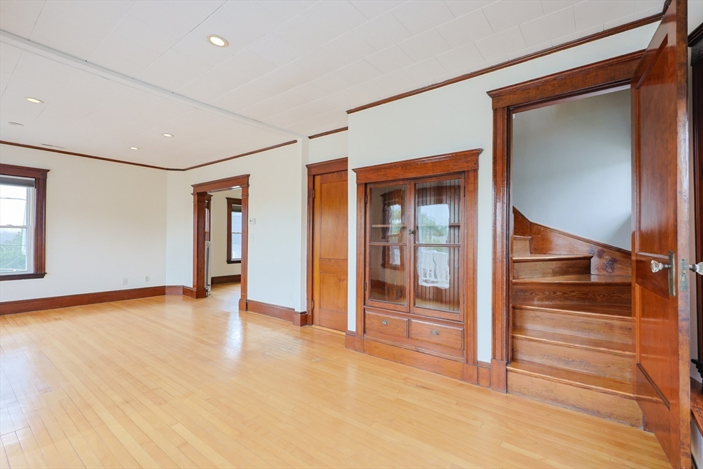 3 bed, 2 bath apartment for rent at 294 Belmont St Unit 2, Watertown — photo 15 of 33