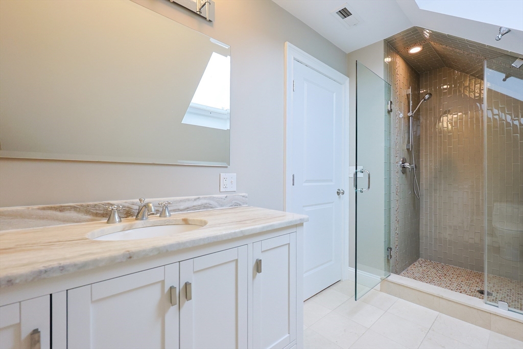 3 bed, 2 bath apartment for rent at 294 Belmont St Unit 2, Watertown — photo 27 of 33
