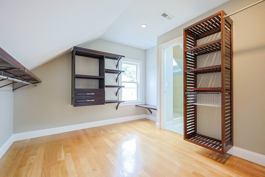3 bed, 2 bath apartment for rent at 294 Belmont St Unit 2, Watertown — photo 23 of 33