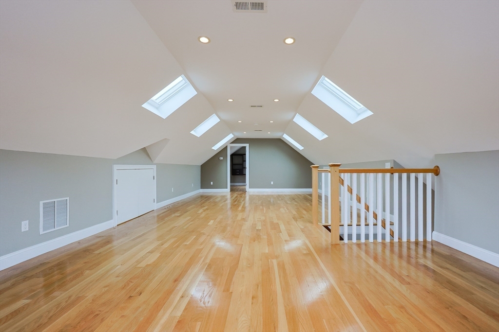 3 bed, 2 bath apartment for rent at 294 Belmont St Unit 2, Watertown — photo 22 of 33
