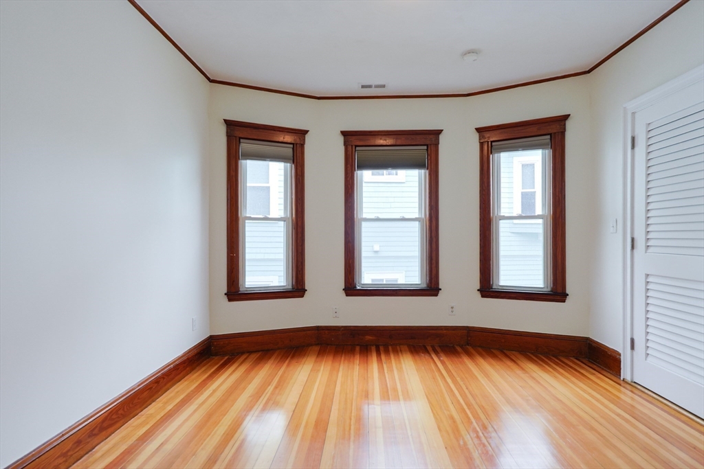 3 bed, 2 bath apartment for rent at 294 Belmont St Unit 2, Watertown — photo 20 of 33