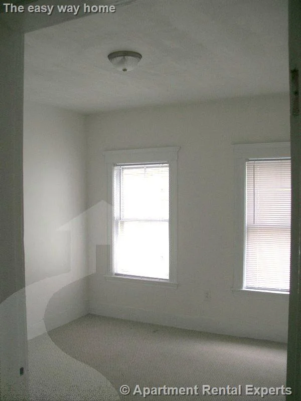 3 bed, 1 bath apartment for rent at 294 Boston Ave Unit B, Tufts — photo 6 of 11