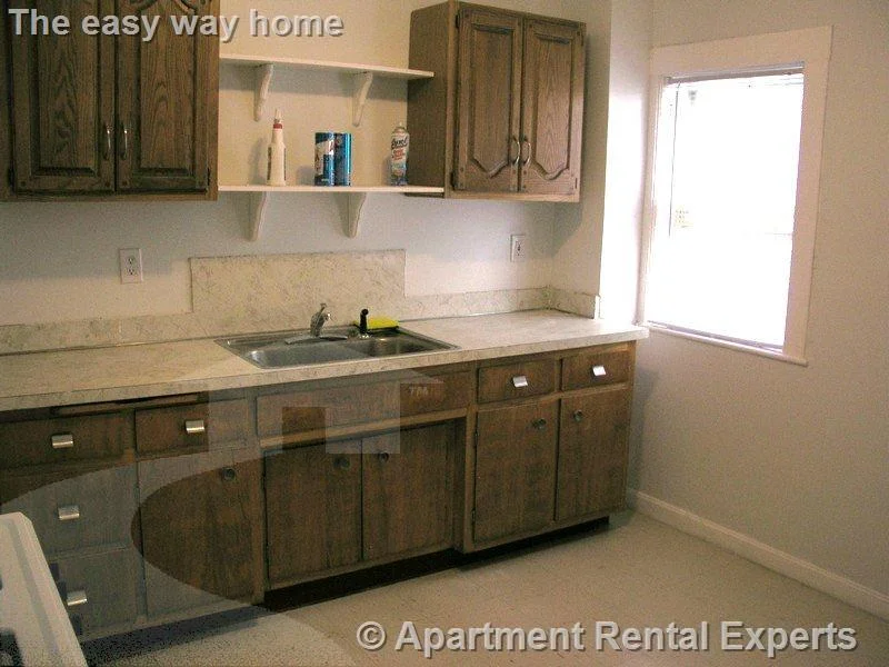 3 bed, 1 bath apartment for rent at 294 Boston Ave Unit B, Tufts