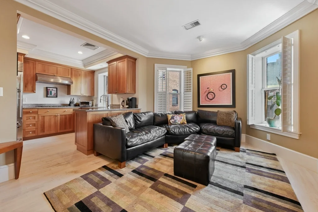 3 bed, 2 bath apartment for rent at 294 Commonwealth Ave Unit 2, Back Bay — photo 11 of 26