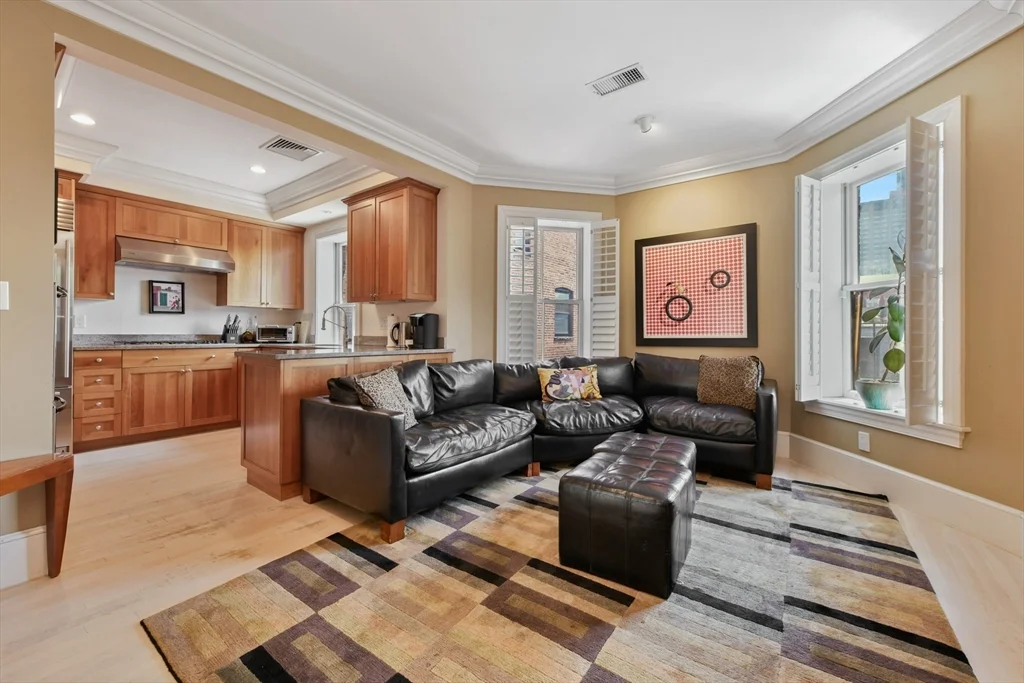 3 bed, 2 bath apartment for rent at 294 Commonwealth Ave Unit 2, Back Bay — photo 8 of 26
