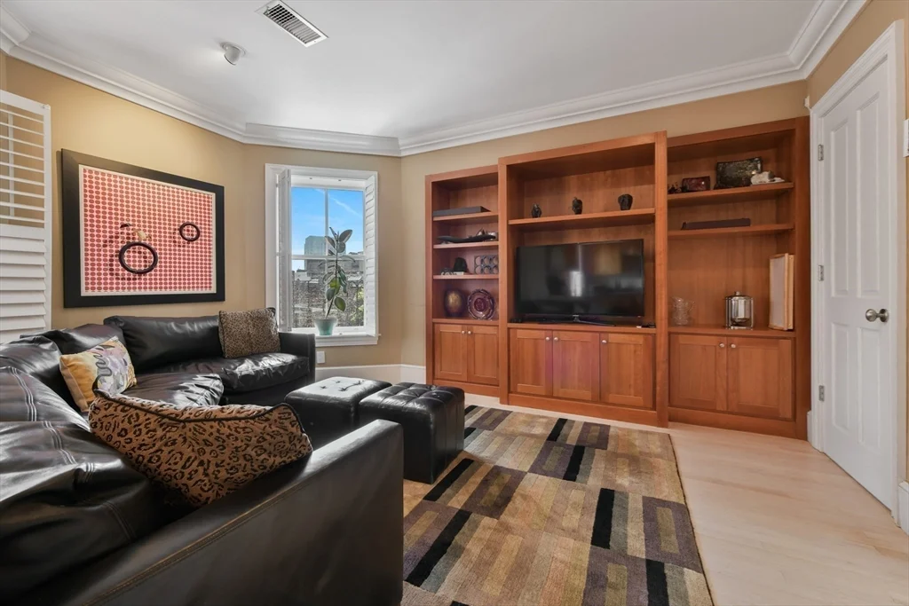 3 bed, 2 bath apartment for rent at 294 Commonwealth Ave Unit 2, Back Bay — photo 9 of 26