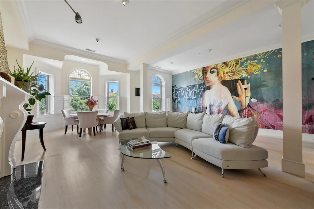 3 bed, 2 bath apartment for rent at 294 Commonwealth Ave Unit 2, Back Bay — photo 1 of 26