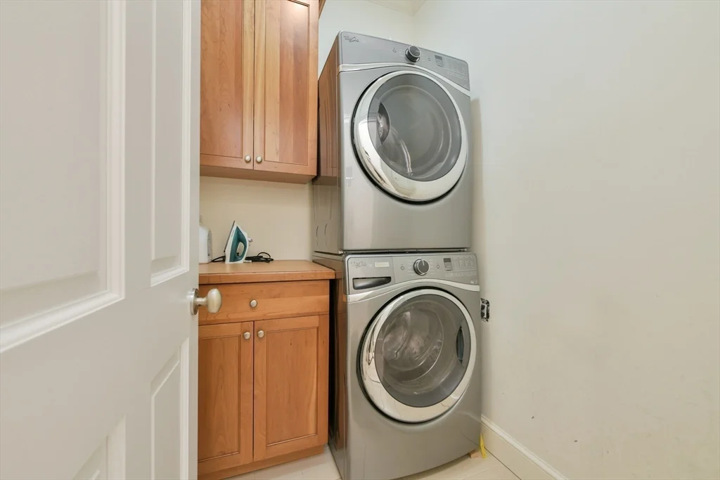 3 bed, 2 bath apartment for rent at 294 Commonwealth Ave Unit 2, Back Bay — photo 25 of 26