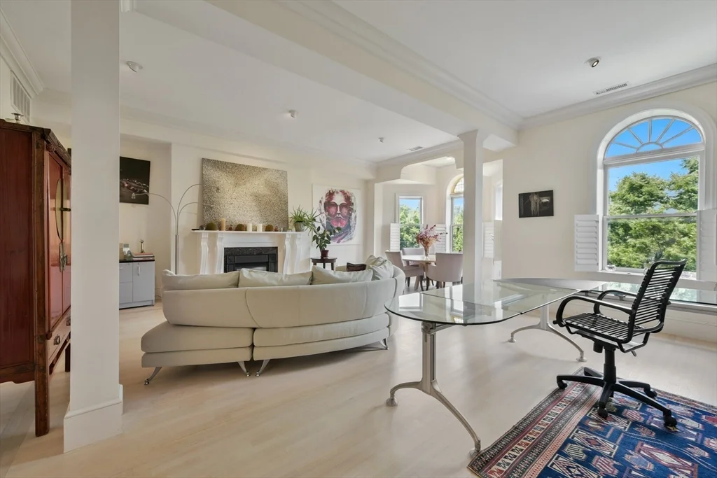3 bed, 2 bath apartment for rent at 294 Commonwealth Ave Unit 2, Back Bay — photo 2 of 26