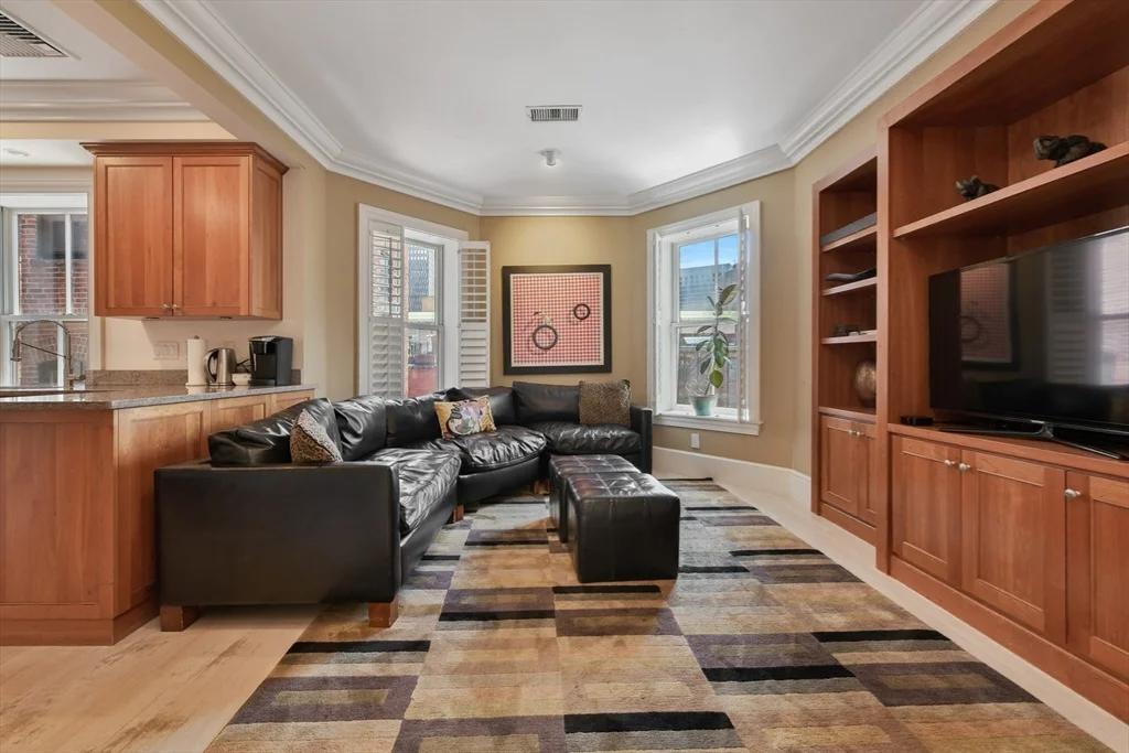 3 bed, 2 bath apartment for rent at 294 Commonwealth Ave Unit 2, Back Bay — photo 9 of 26