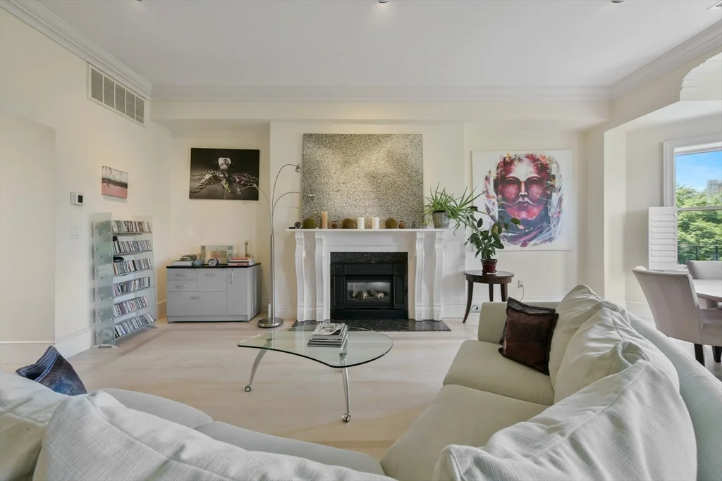3 bed, 2 bath apartment for rent at 294 Commonwealth Ave Unit 2, Back Bay — photo 6 of 26