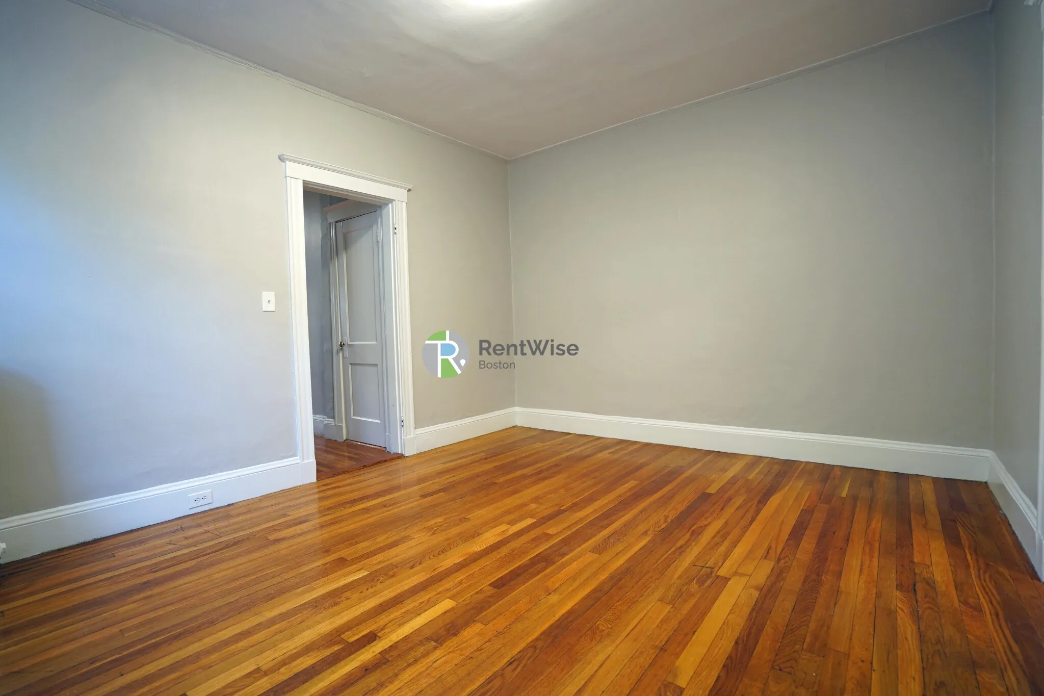 3 bed, 1 bath apartment for rent at 294 Harvard St Unit 2, Mid-Cambridge — photo 4 of 29