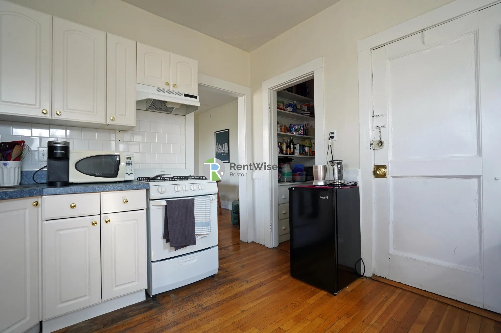 3 bed, 1 bath apartment for rent at 294 Harvard St Unit 8, Mid-Cambridge — photo 6 of 28