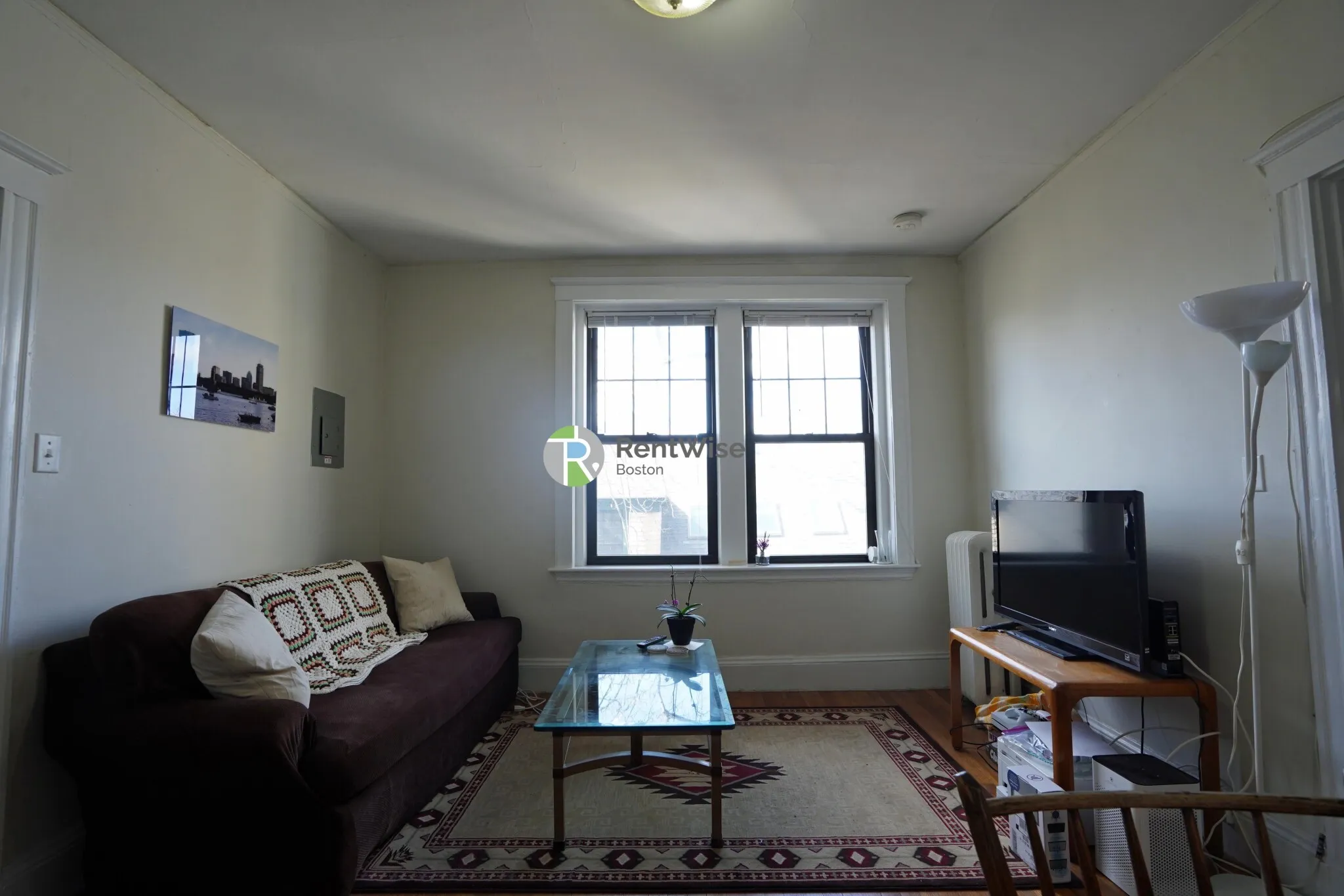 3 bed, 1 bath apartment for rent at 294 Harvard St Unit 8, Mid-Cambridge — photo 2 of 28