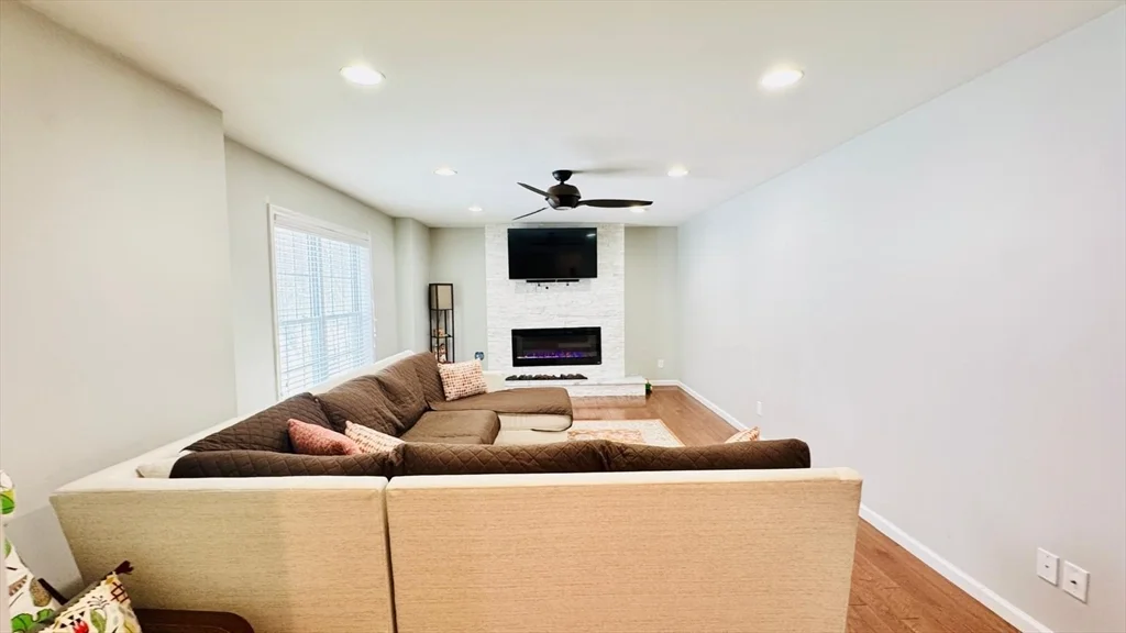 3 bed, 2 bath apartment for rent at 294 Hayden Rowe St Unit 294, Hopkinton — photo 7 of 24