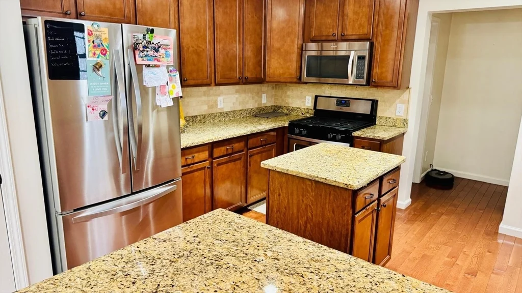3 bed, 2 bath apartment for rent at 294 Hayden Rowe St Unit 294, Hopkinton — photo 4 of 24