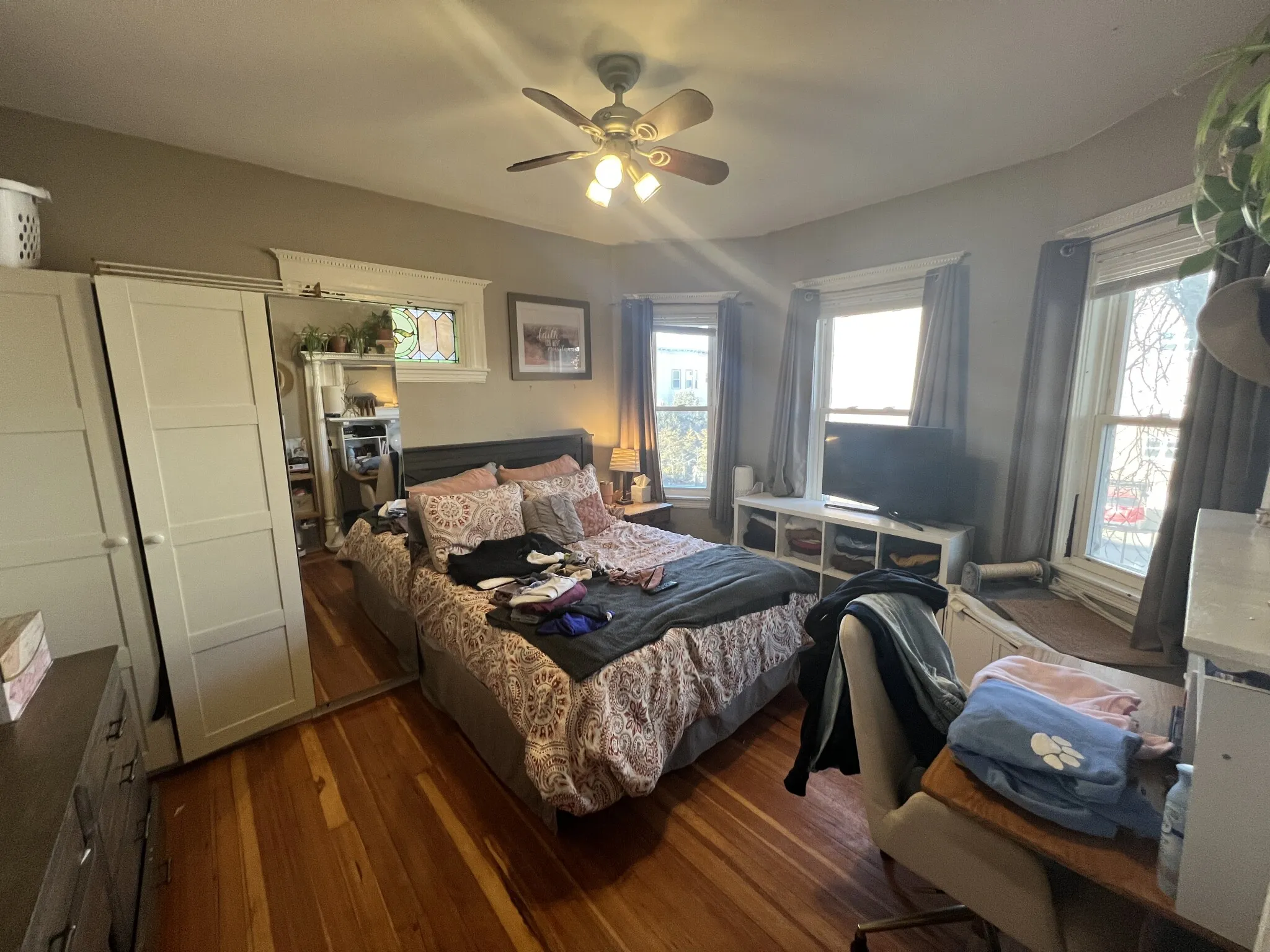 3 bed, 1 bath apartment for rent at 294 Highland Ave Unit 2, Powder House Square — photo 5 of 26