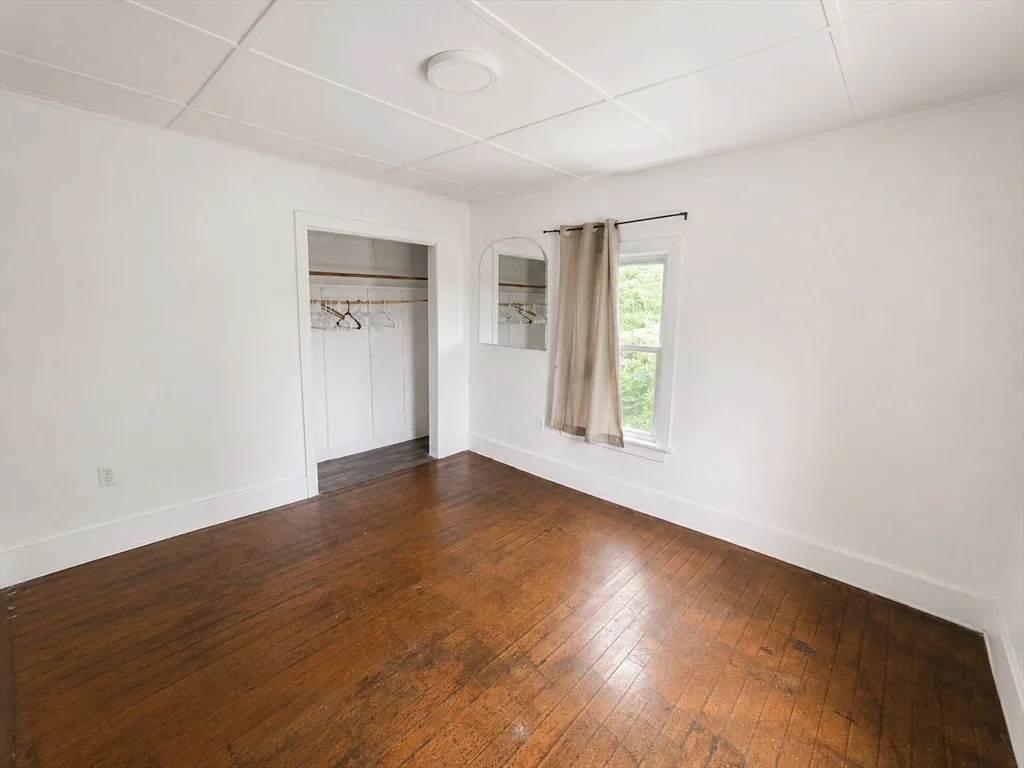 5 bed, 2 bath apartment for rent at 294 Plymouth St, Bridgewater — photo 9 of 16