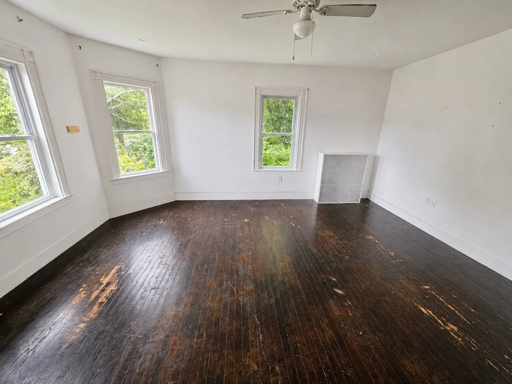 5 bed, 2 bath apartment for rent at 294 Plymouth St, Bridgewater — photo 13 of 16