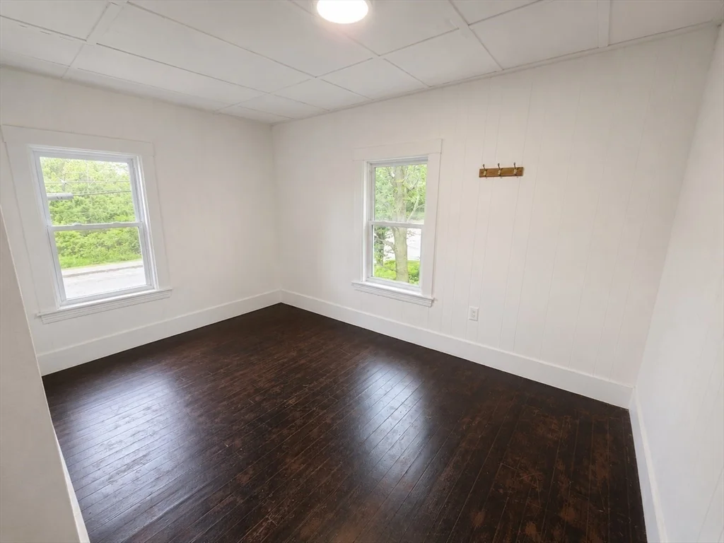 5 bed, 2 bath apartment for rent at 294 Plymouth St, Bridgewater — photo 5 of 16