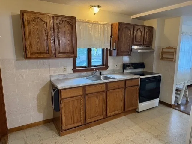 1 bed, 1 bath apartment for rent at 294 Pond St Unit 1, Braintree — photo 3 of 15