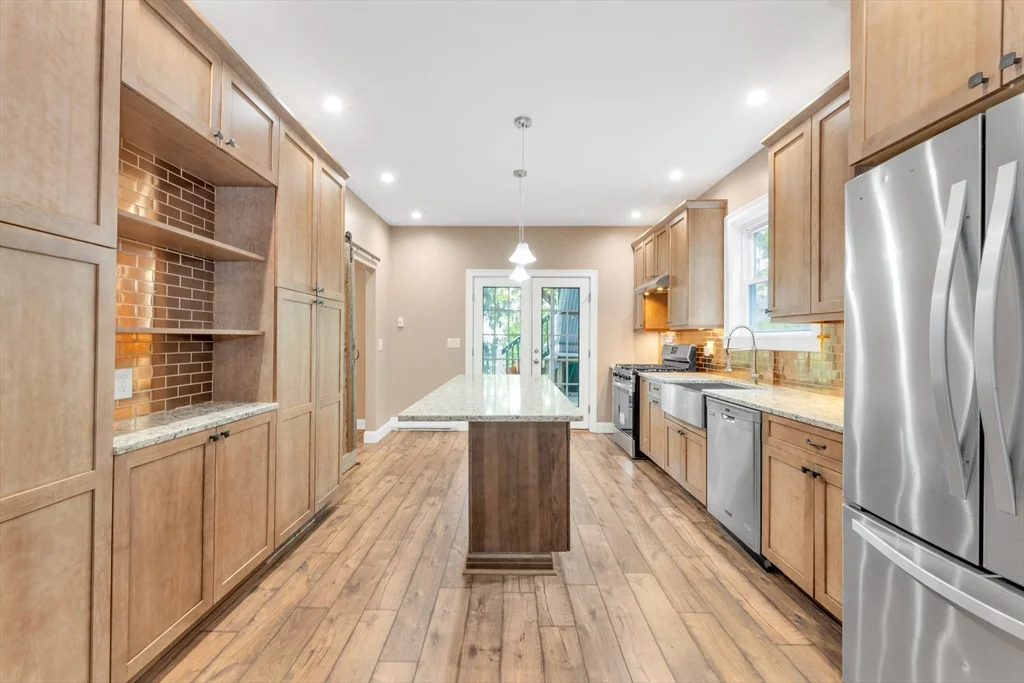 4 bed, 2 bath apartment for rent at 294 South St Unit 1, Jamaica Plain — photo 3 of 21