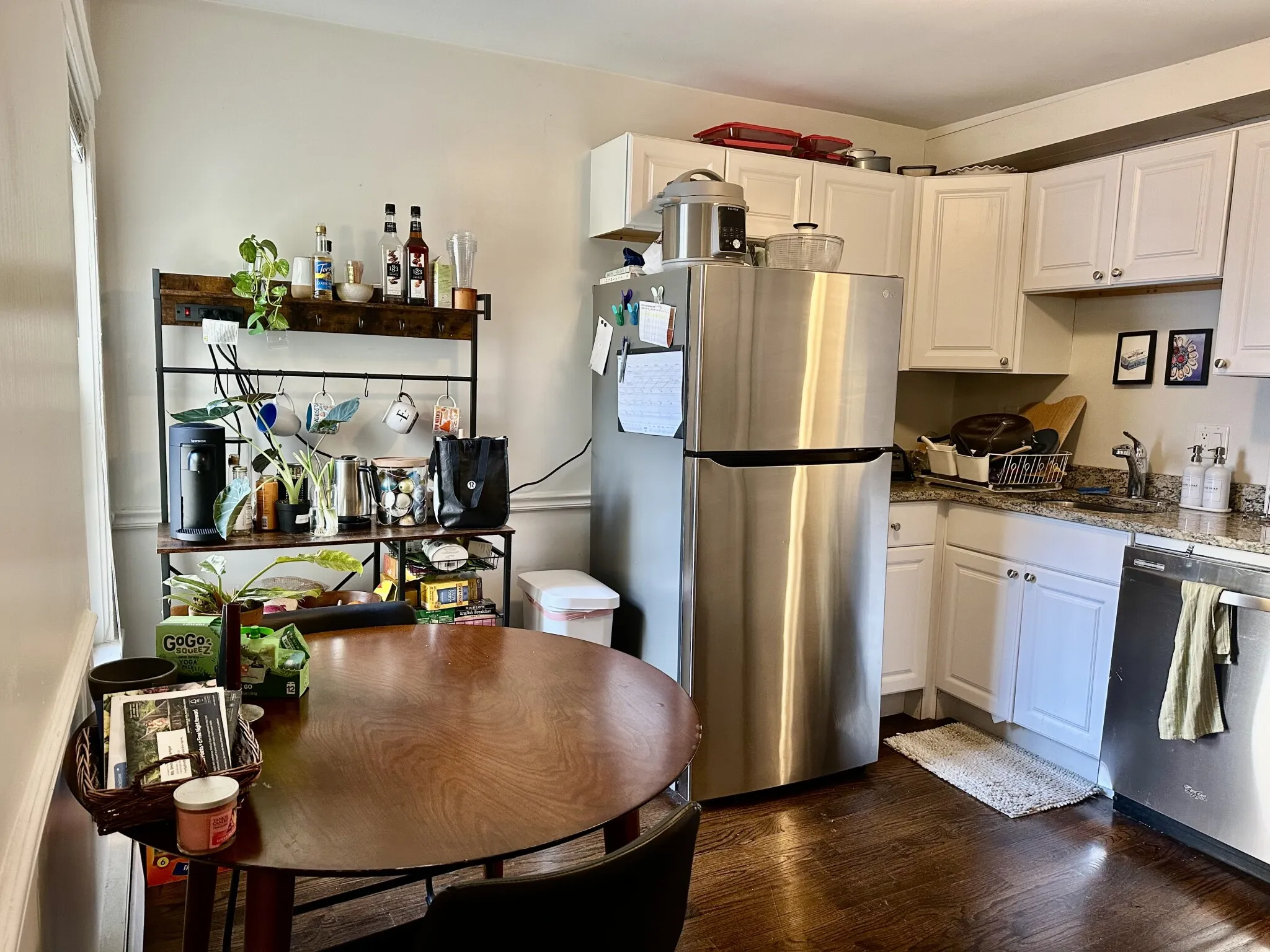 3 bed, 1 bath apartment for rent at 294 Windsor St Unit 2, The Port — photo 3 of 18