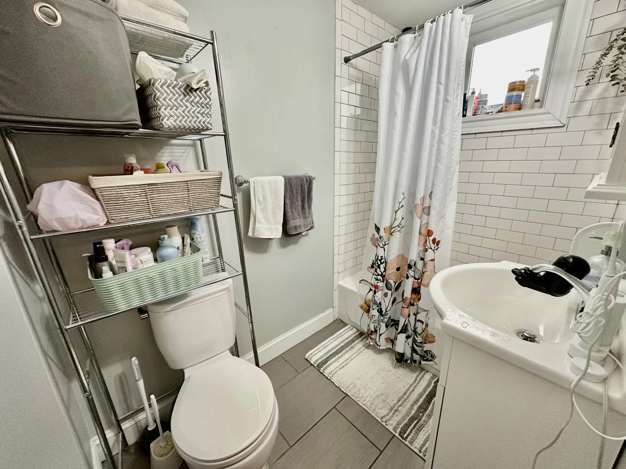 3 bed, 1 bath apartment for rent at 294 Windsor St Unit 2, The Port — photo 7 of 18