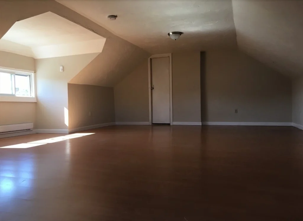 5 bed, 2 bath apartment for rent at 295-297 Washington St Unit 295, Quincy — photo 6 of 14