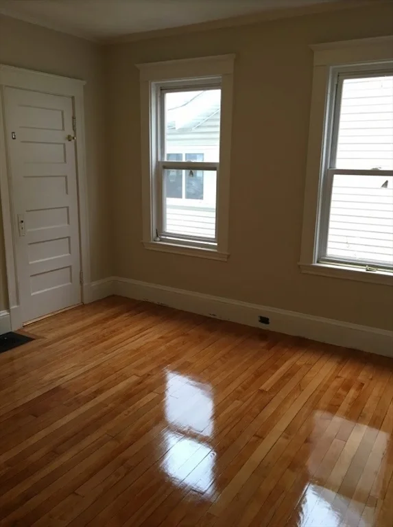 5 bed, 2 bath apartment for rent at 295-297 Washington St Unit 295, Quincy — photo 12 of 14
