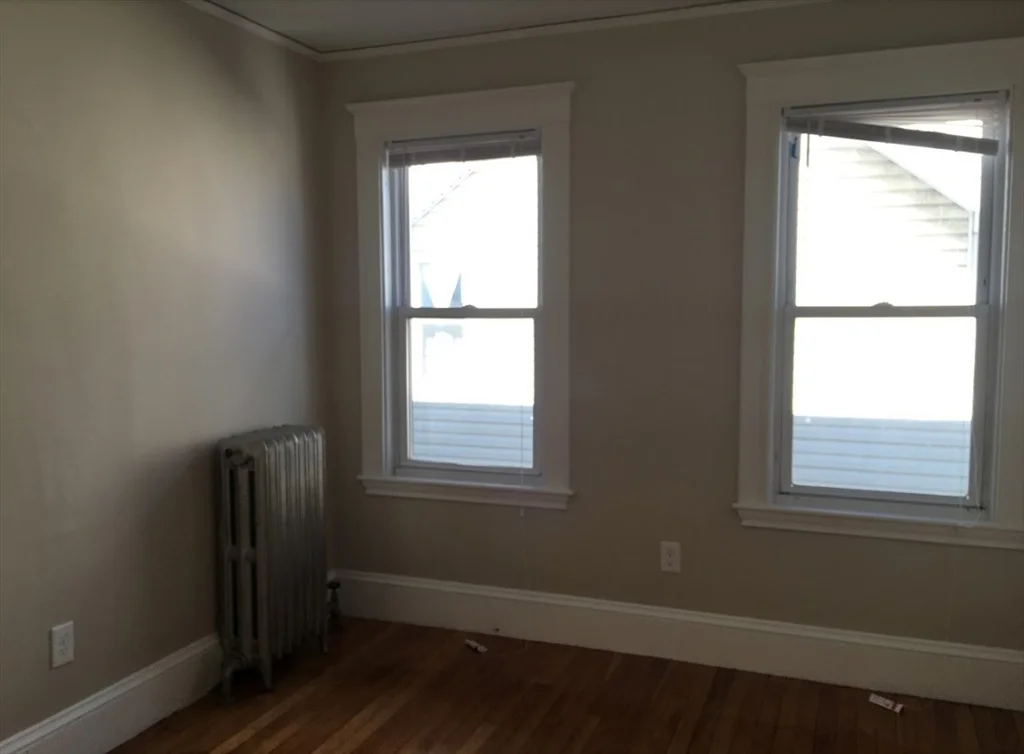 5 bed, 2 bath apartment for rent at 295-297 Washington St Unit 295, Quincy — photo 7 of 14