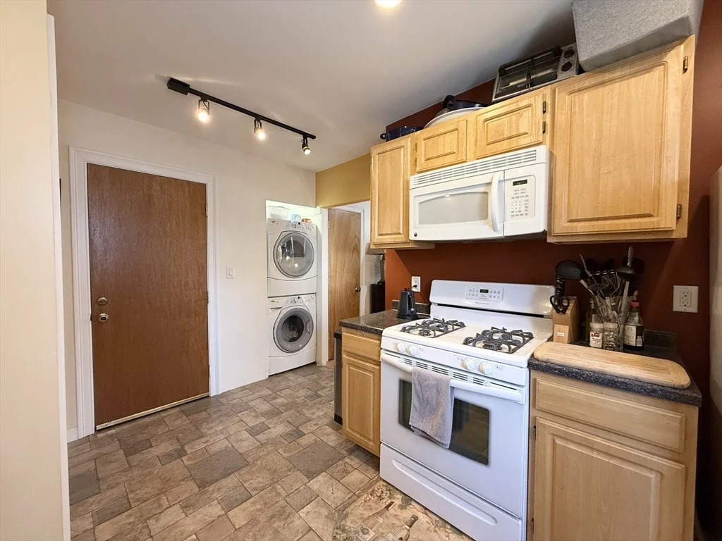 Studio bed, 1 bath apartment for rent at 295 Allston St Unit 1, Cambridgeport — photo 2 of 7