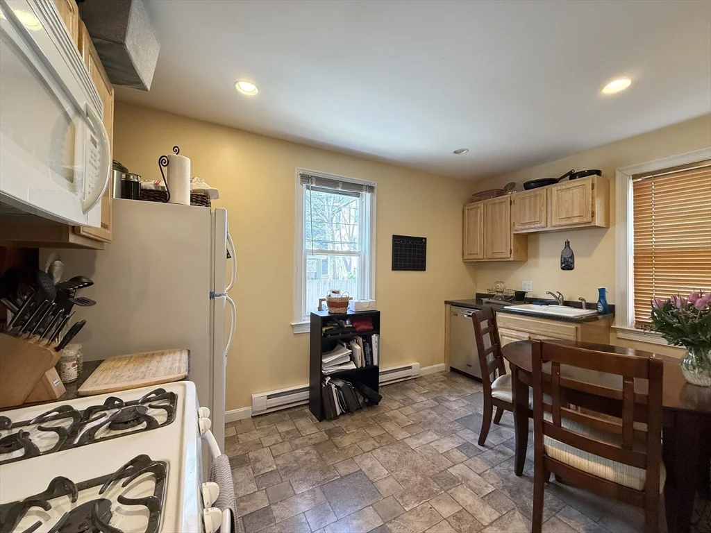 Studio bed, 1 bath apartment for rent at 295 Allston St Unit 1, Cambridgeport — photo 4 of 7