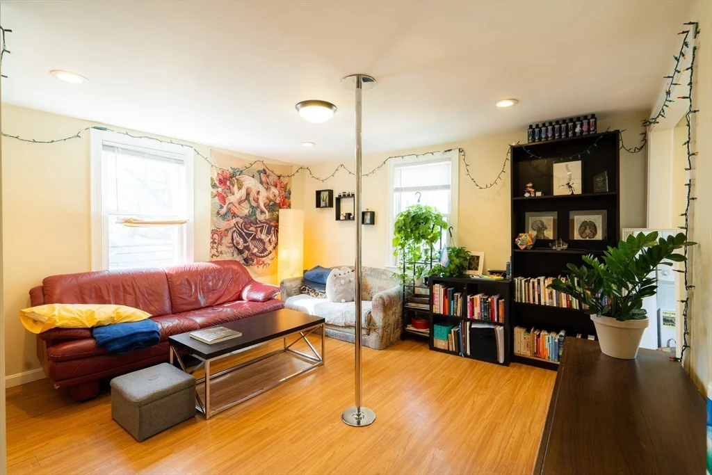 2 bed, 1 bath apartment for rent at 295 Allston St Unit 2, Cambridgeport — photo 3 of 16