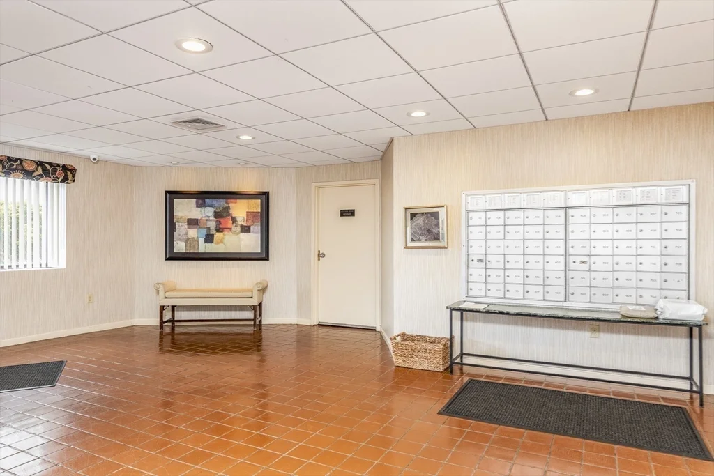2 bed, 2 bath apartment for rent at 295 Lynn Shore Dr Unit 307, Lynn — photo 4 of 25