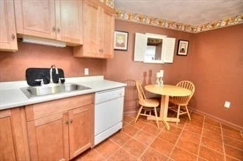 2 bed, 2 bath apartment for rent at 295 Lynn Shore Dr Unit 307, Lynn — photo 6 of 25