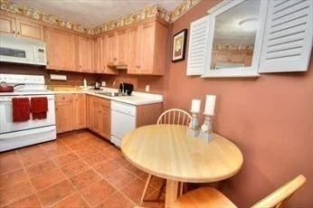 2 bed, 2 bath apartment for rent at 295 Lynn Shore Dr Unit 307, Lynn — photo 7 of 25
