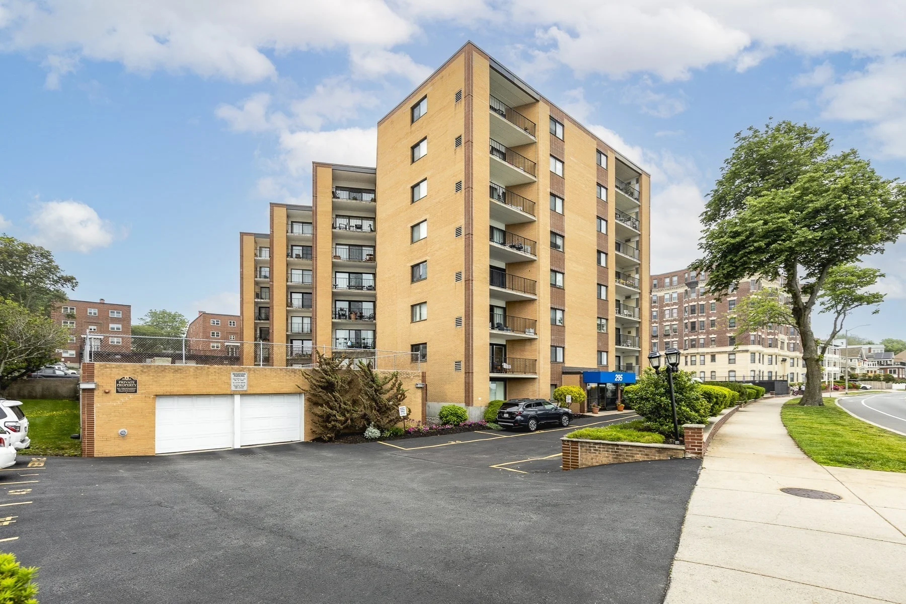 1 bed, 1 bath apartment for rent at 295 Lynn Shore Dr Unit 403, Lynn — photo 2 of 21