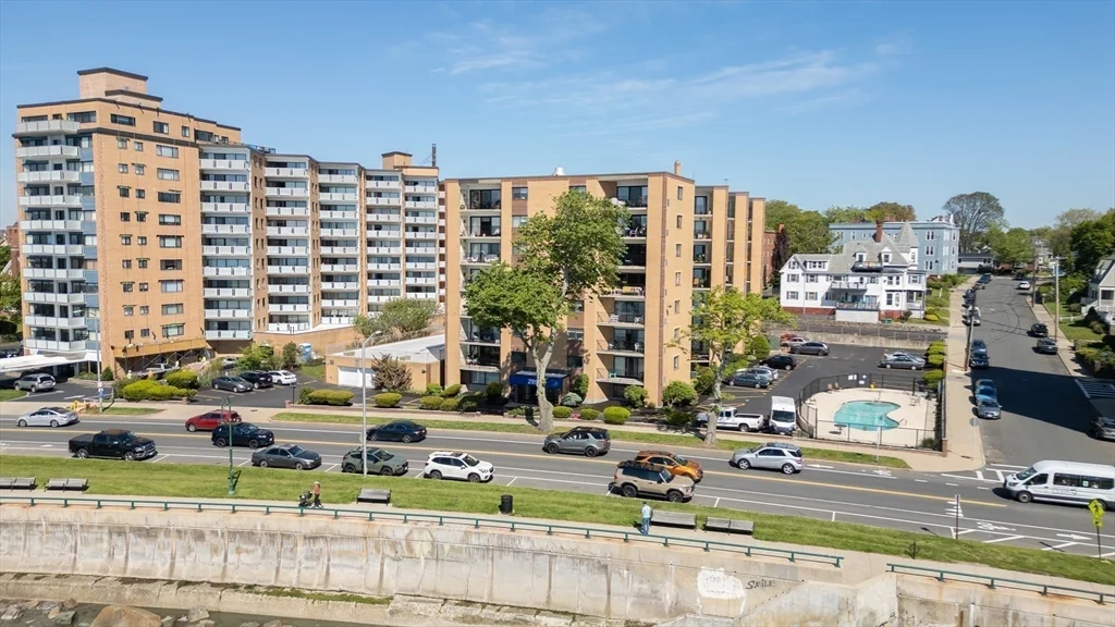 2 bed, 1 bath apartment for rent at 295 Lynn Shore Dr Unit 705, Diamond District — photo 2 of 21