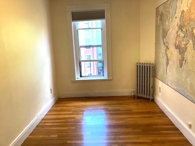 1 bed, 1 bath apartment for rent at 295 Newbury St Unit 9, Back Bay — photo 3 of 4