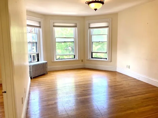 1 bed, 1 bath apartment for rent at 295 Newbury St Unit 9, Back Bay — photo 1 of 4